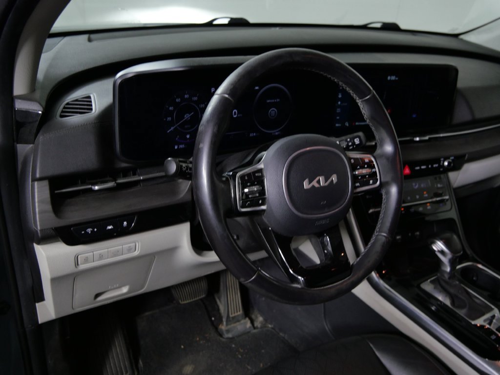 Used 2023 Kia Carnival SX FWD image 12