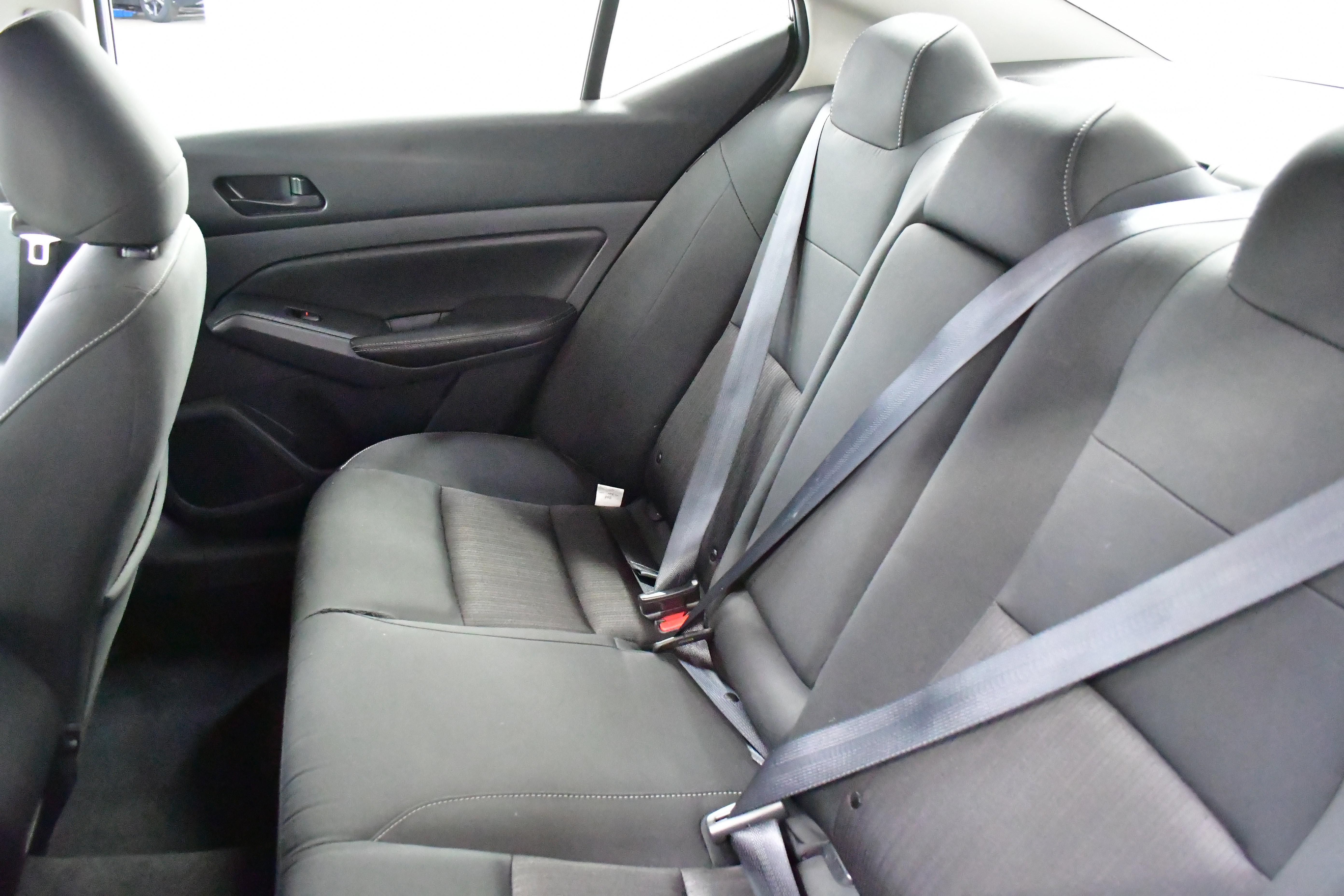 Used 2025 Nissan Altima 2.5 SV FWD image 10