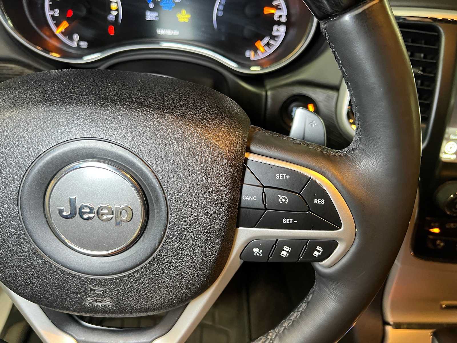 Used 2018 Jeep Grand Cherokee Summit AWD/4WD image 29
