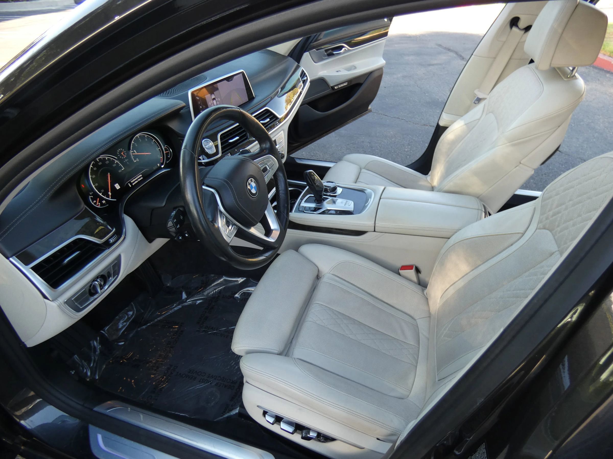 Used 2016 BMW 750i xDrive image 49