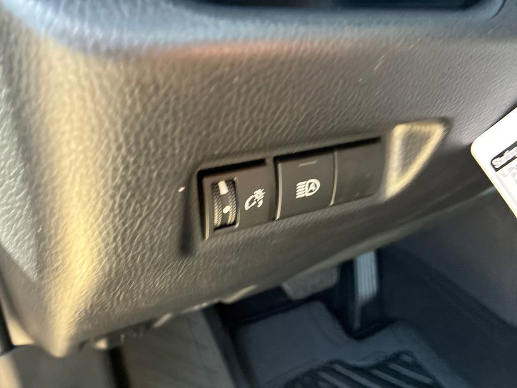 New 2025 Toyota RAV4 XLE image 33