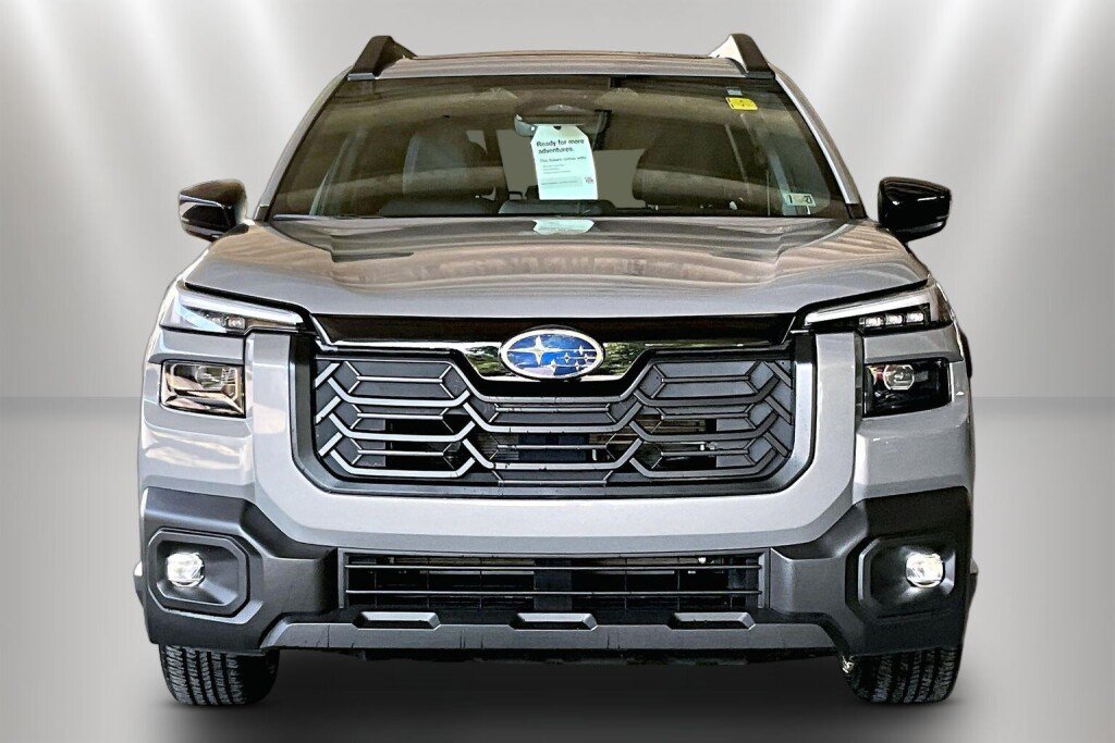 Certified 2026 Subaru Outback Limited AWD/4WD image 2
