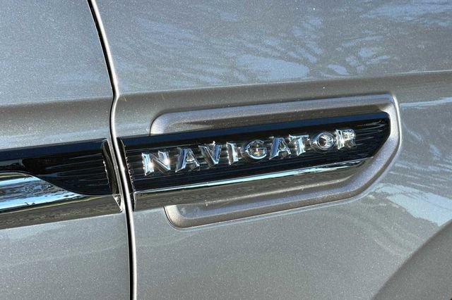 Used 2024 Lincoln Navigator Black Label image 9