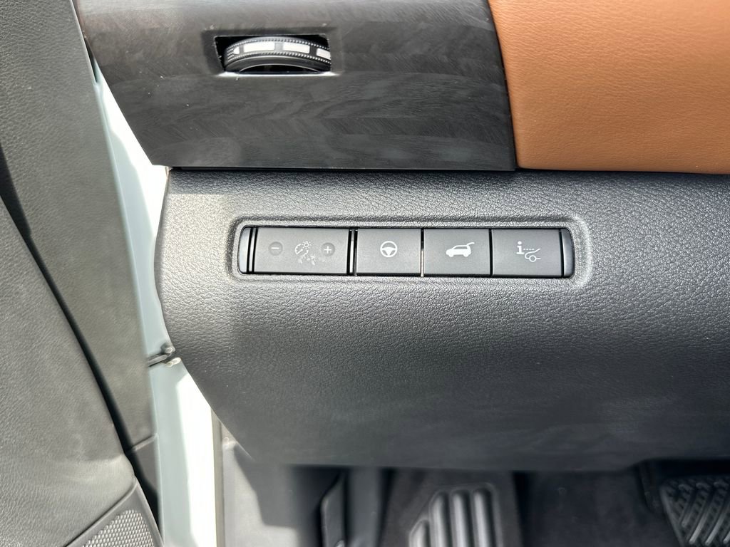 New 2026 Nissan Pathfinder Platinum AWD/4WD image 12