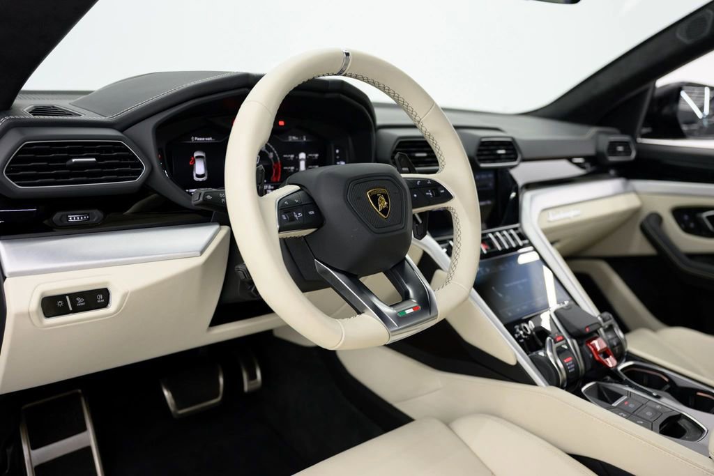 Used 2024 Lamborghini Urus S AWD/4WD image 37