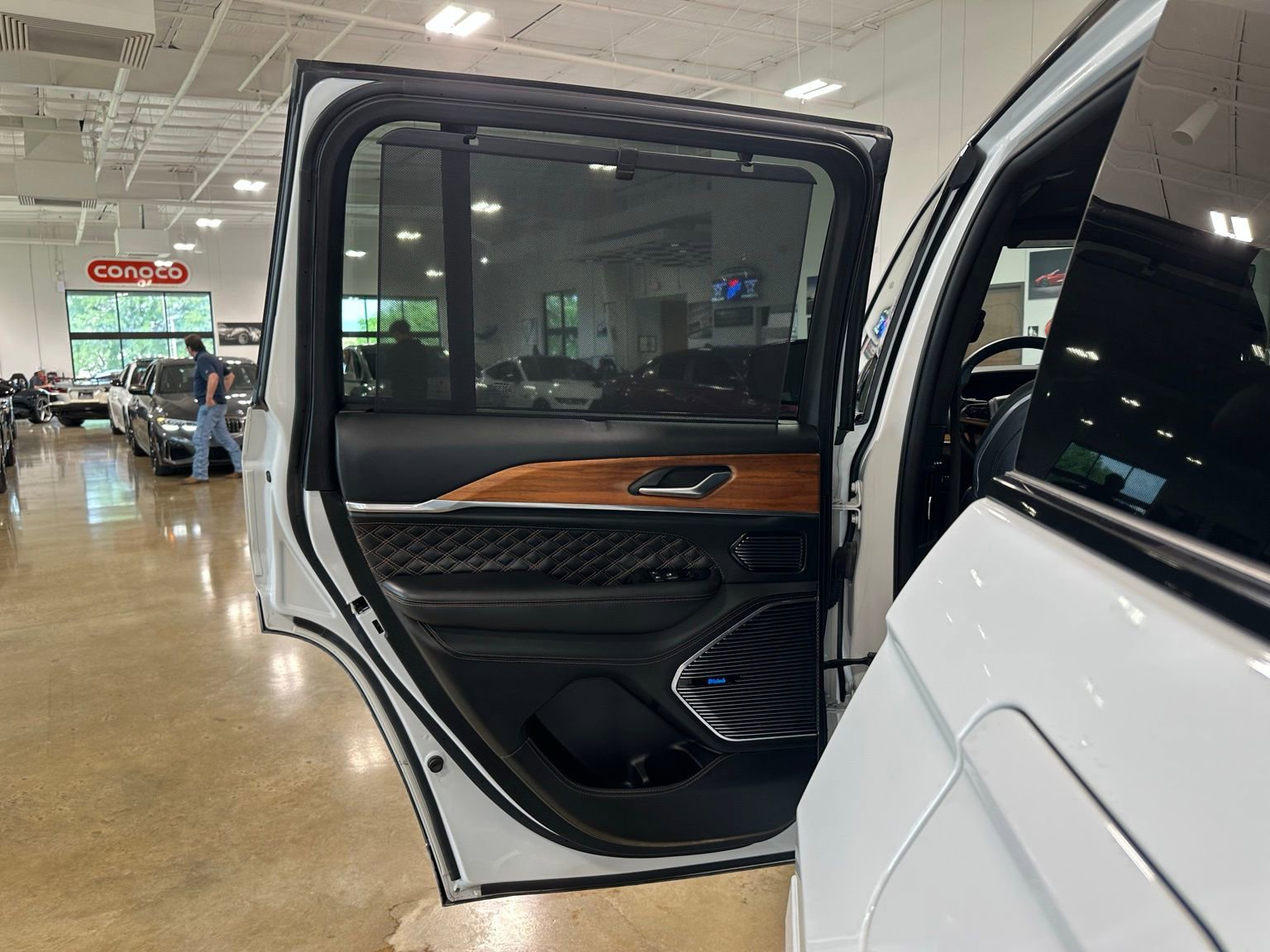 Used 2024 Jeep Grand Cherokee Summit AWD/4WD image 42