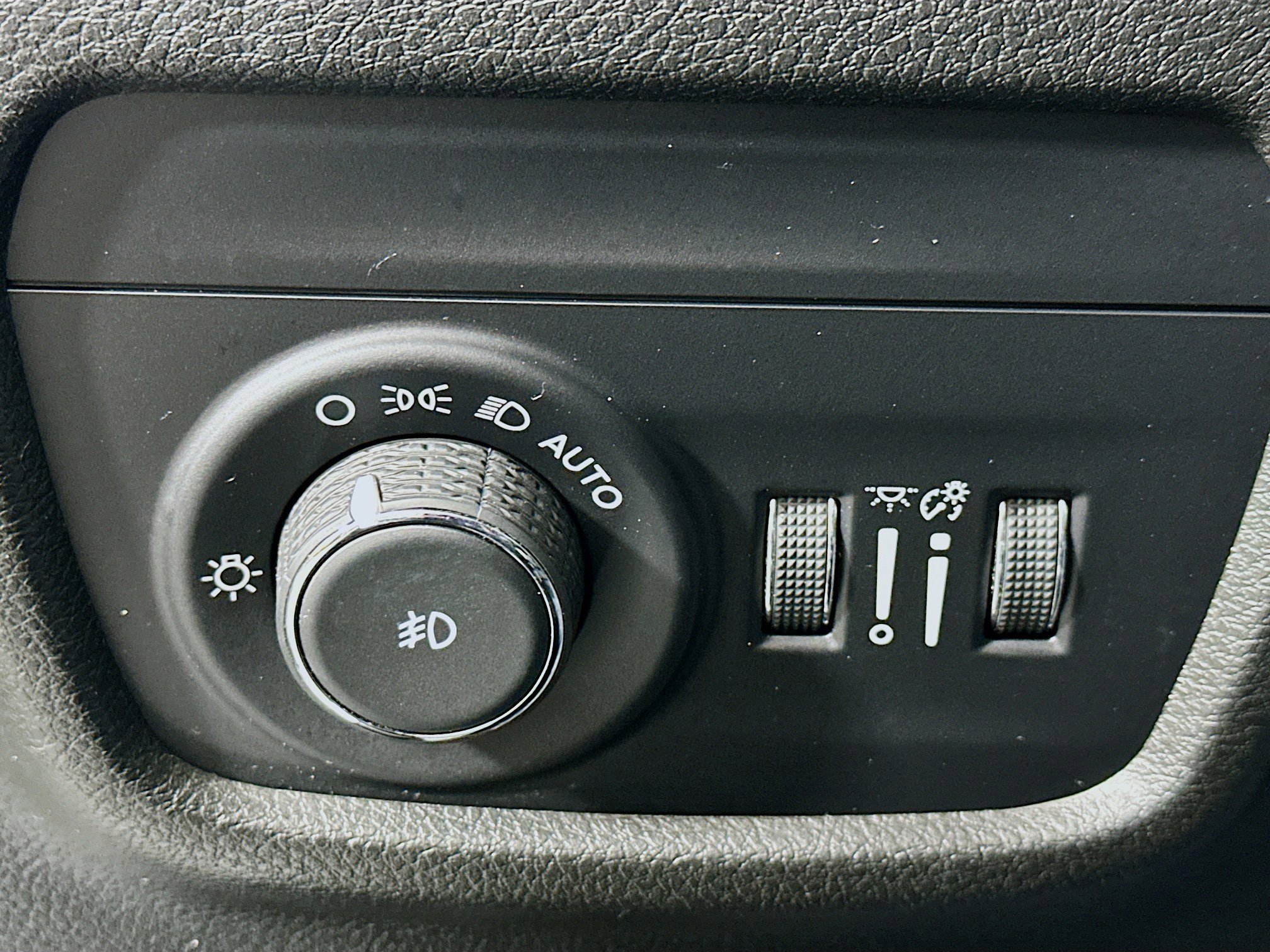 Used 2022 Jeep Grand Cherokee L Limited image 17