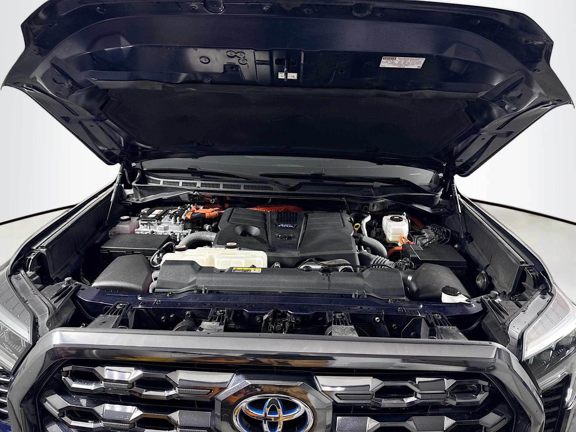 Used 2024 Toyota Tundra Platinum AWD/4WD image 29