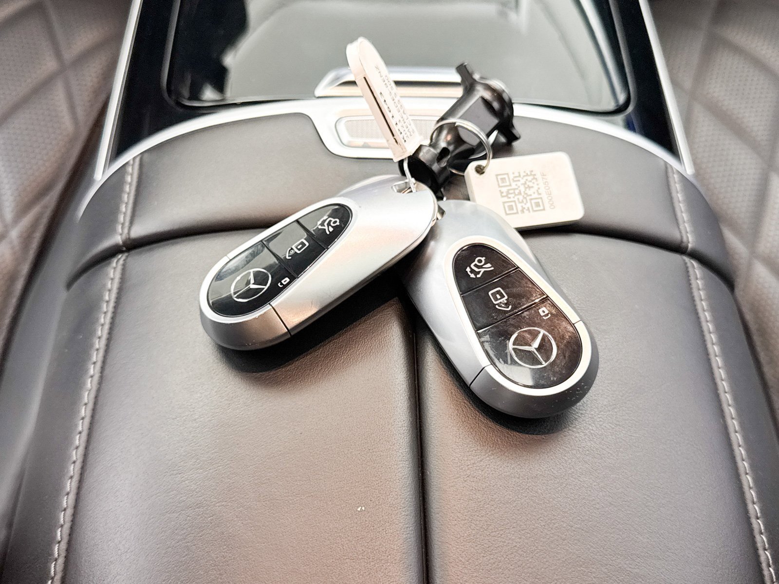 Used 2023 Mercedes-Benz S 500 4MATIC w/ AMG Line image 37