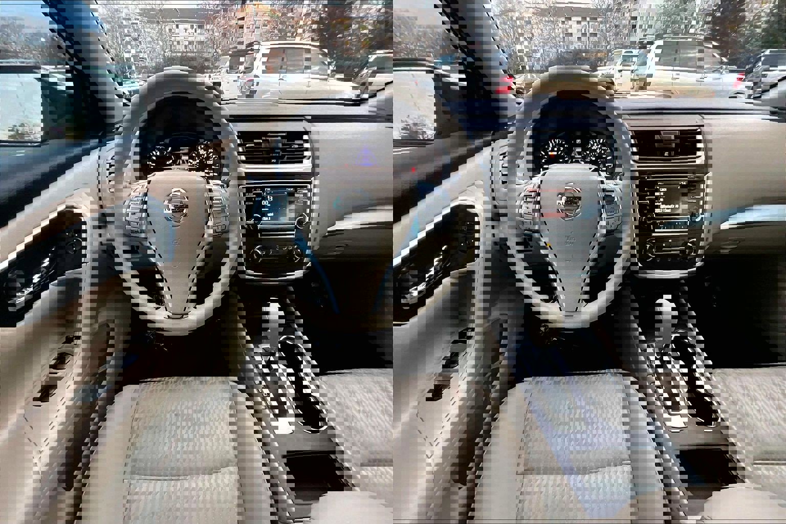 Used 2016 Nissan Altima 2.5 S w/ Power Driver Seat Package image 5