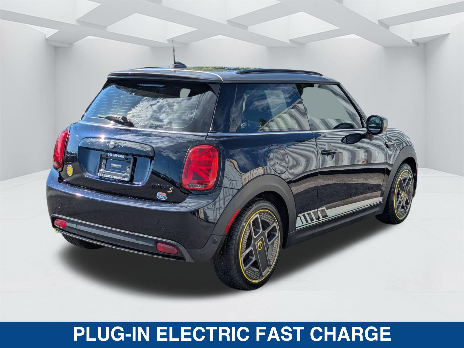 Used 2024 MINI Cooper SE FWD image 5