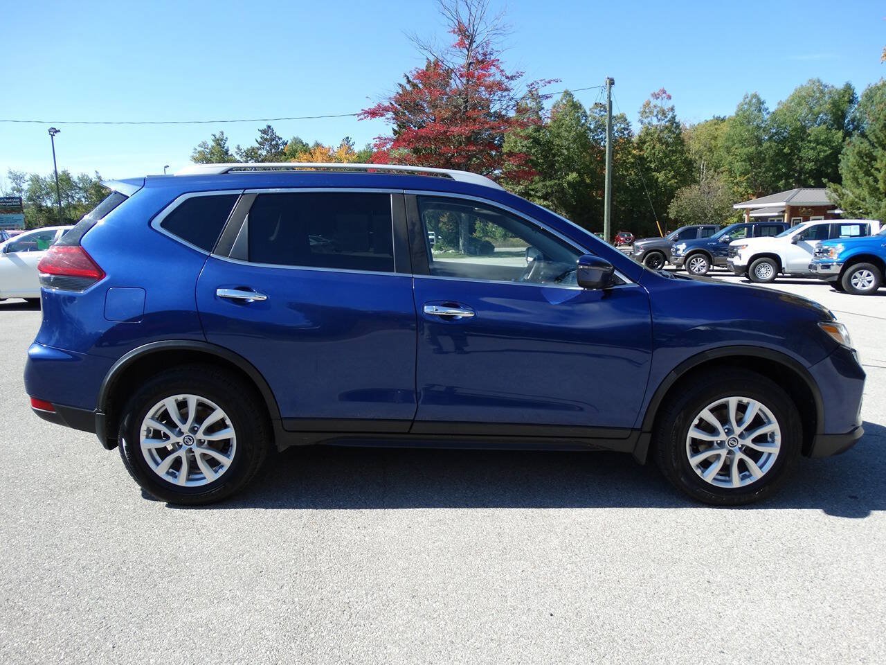 Used 2020 Nissan Rogue AWD w/ SV Moonroof Package image 44