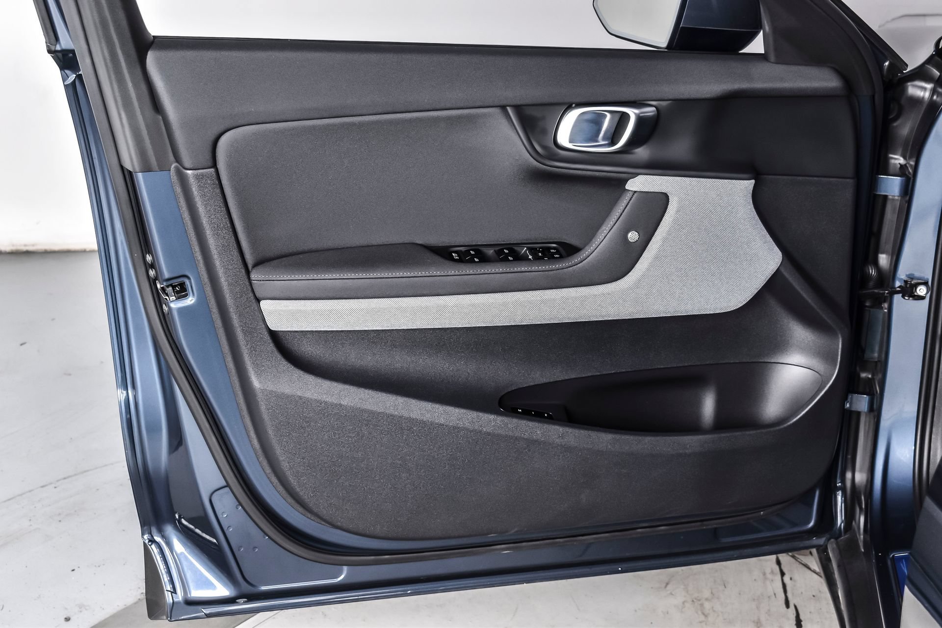 Used 2023 Polestar Polestar 2 w/ Pilot Pack AWD/4WD image 15