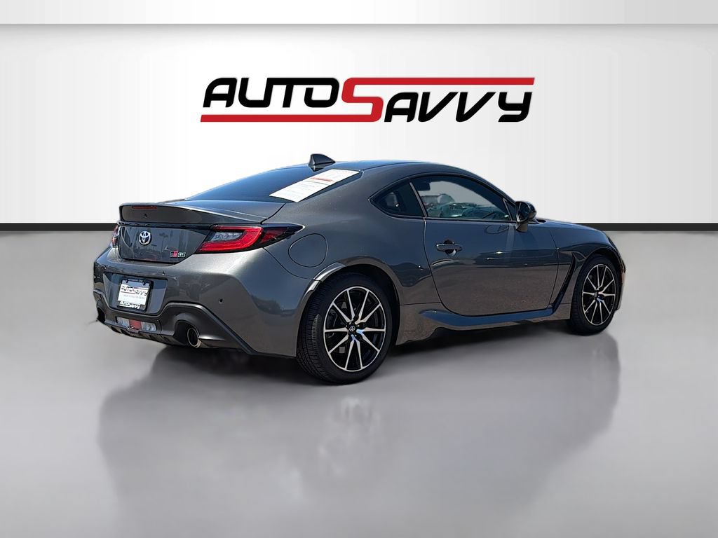 Used 2023 Toyota GR86 RWD image 7