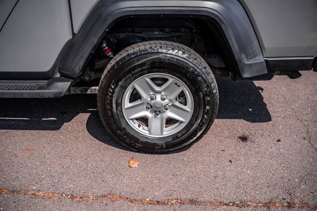 Used 2020 Jeep Gladiator Sport w/ Quick Order Package 24S AWD/4WD image 13