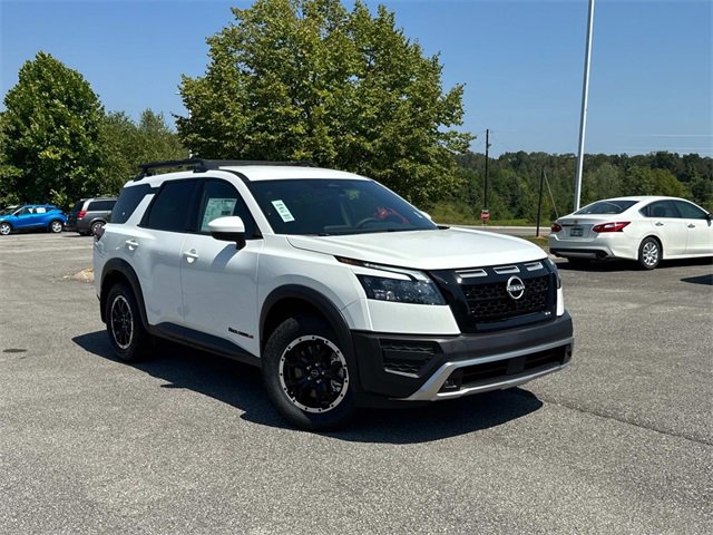 New 2025 Nissan Pathfinder Rock Creek image 2