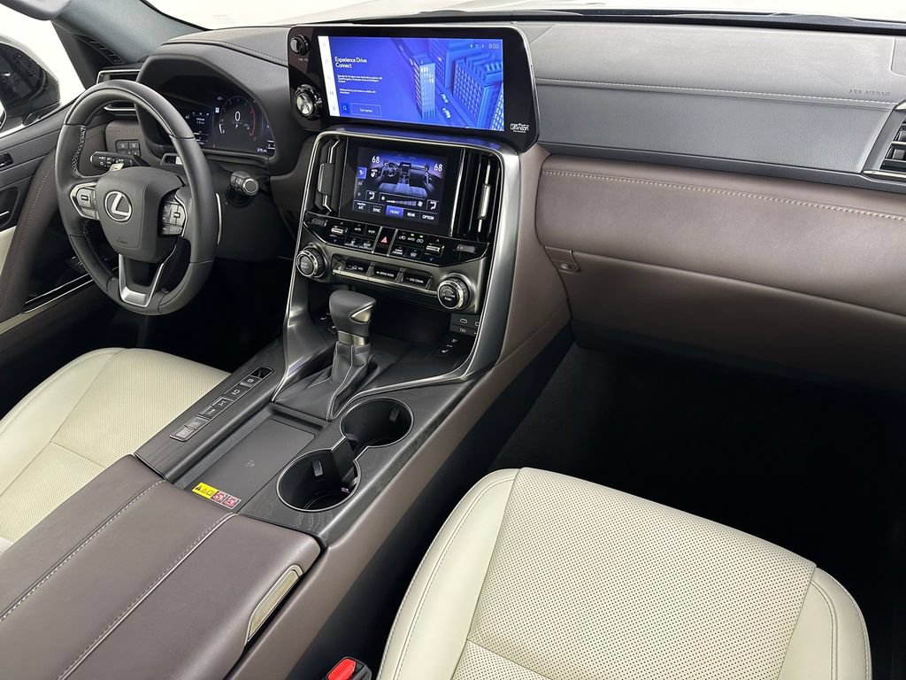 Used 2025 Lexus LX 600 4WD w/ Appearance Package image 39