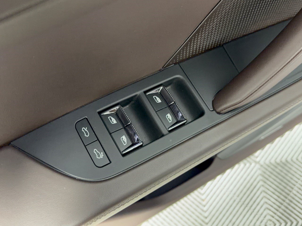 New 2026 Porsche Cayenne Electric AWD/4WD image 15