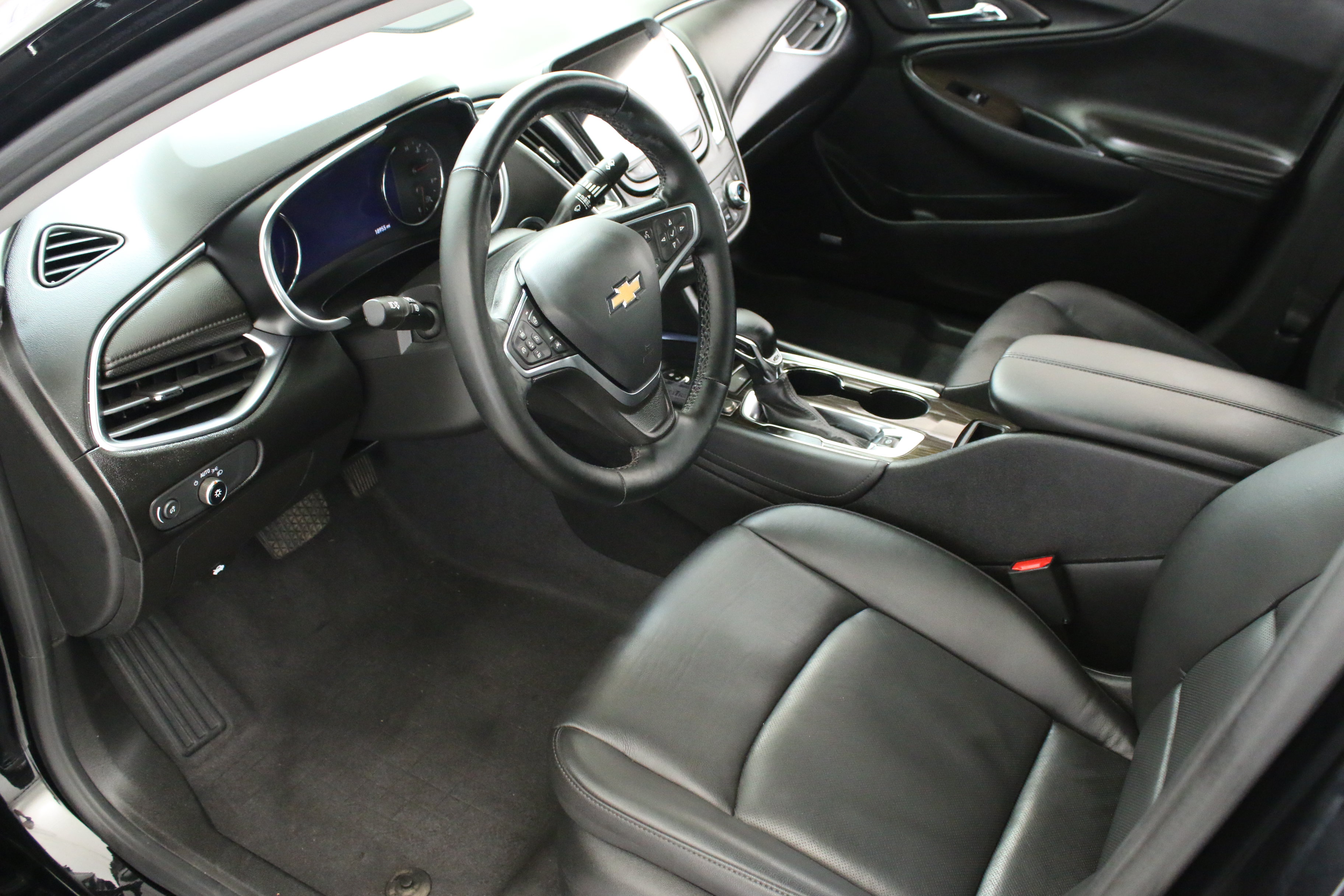 Used 2023 Chevrolet Malibu LT w/ LPO, Floor Liner Package FWD image 25