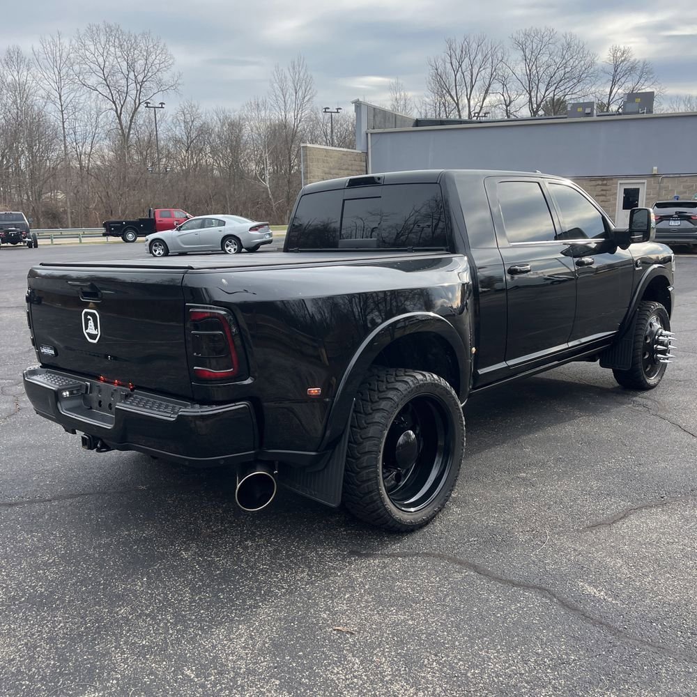 Used 2024 RAM 3500 Limited w/ Safety Group image 7