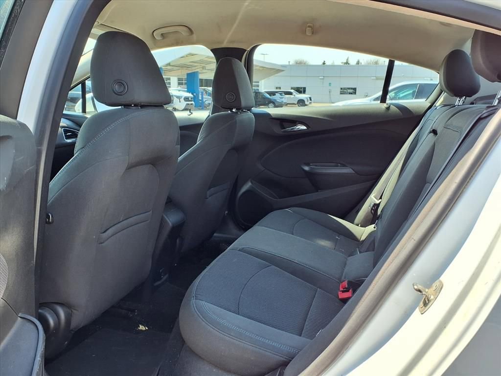 Used 2017 Chevrolet Cruze LT image 11