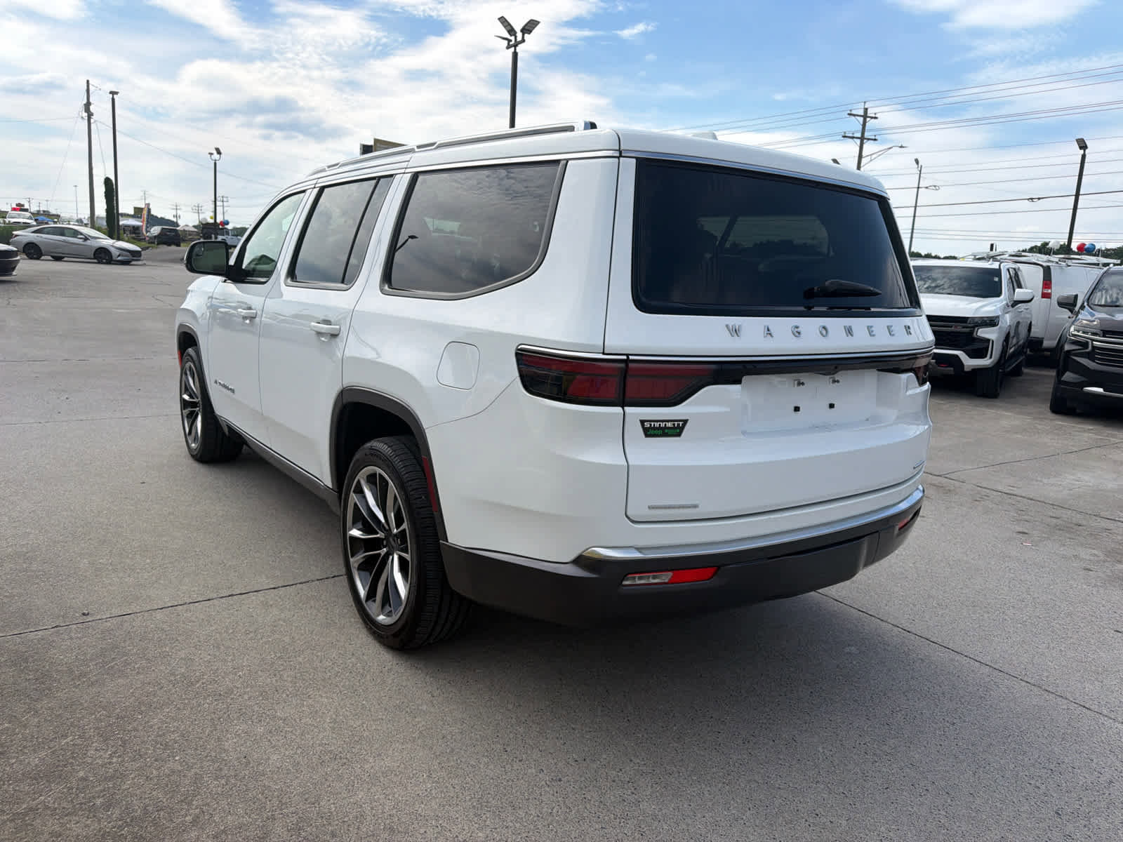 Used 2022 Jeep Wagoneer Series III w/ Premium Group I AWD/4WD image 7