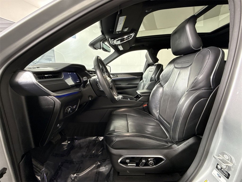 Used 2021 Jeep Grand Cherokee L Overland w/ Advanced Protech Group III image 13