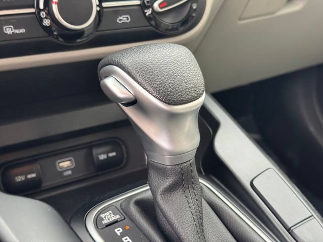 Certified 2025 Kia Soul LX w/ LX Technology Package FWD image 21