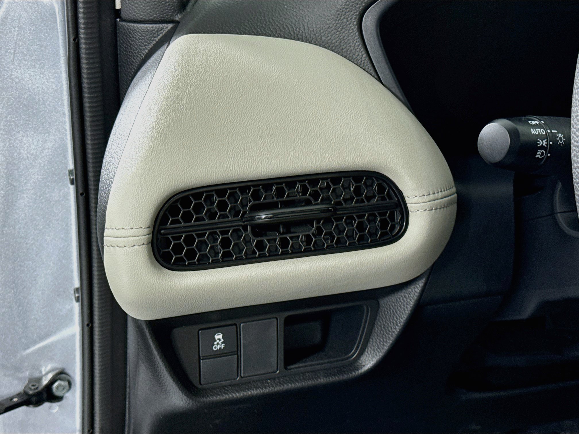 Certified 2024 Honda HR-V LX image 10