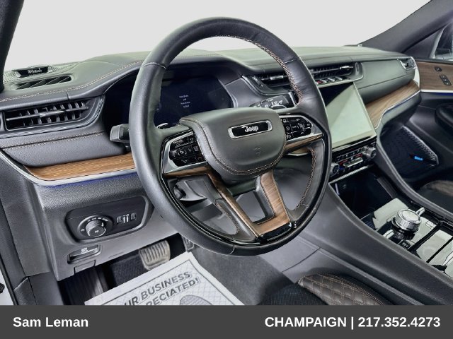 Used 2025 Jeep Grand Cherokee L Summit w/ Obsidian Package AWD/4WD image 9