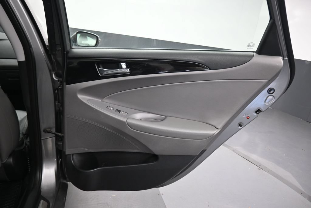 Used 2013 Hyundai Sonata Limited w/ Premium Pkg FWD image 36