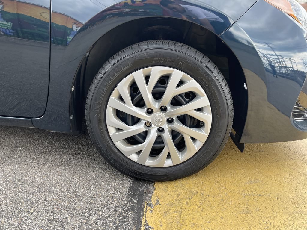 Certified 2018 Toyota Corolla LE FWD image 11