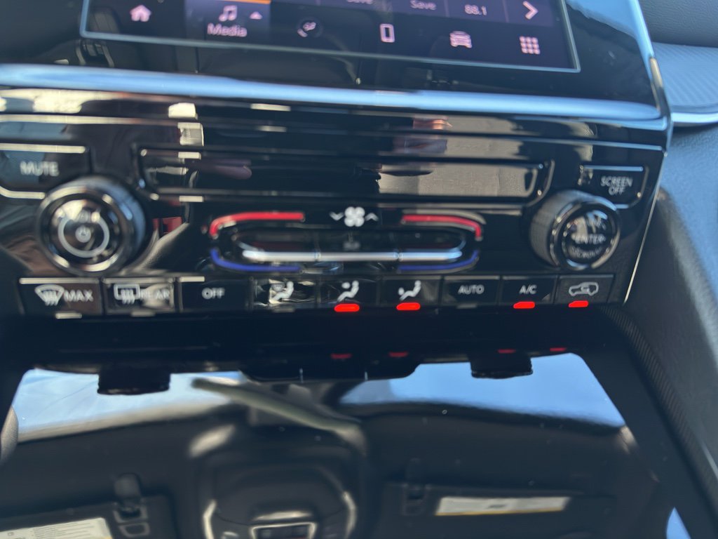 New 2025 Jeep Grand Cherokee Laredo X RWD image 18