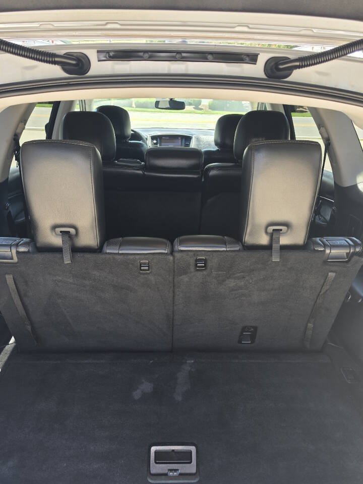 Used 2015 Nissan Pathfinder Platinum w/ Cargo Package FWD image 10