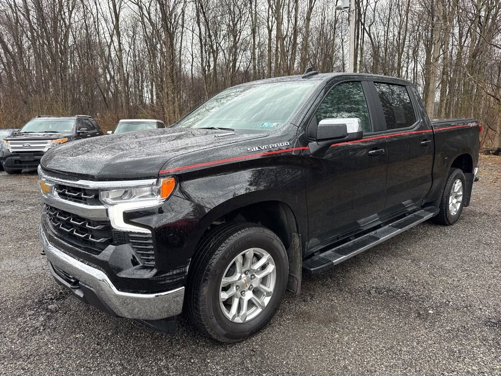 Used 2025 Chevrolet Silverado 1500 LT image 4