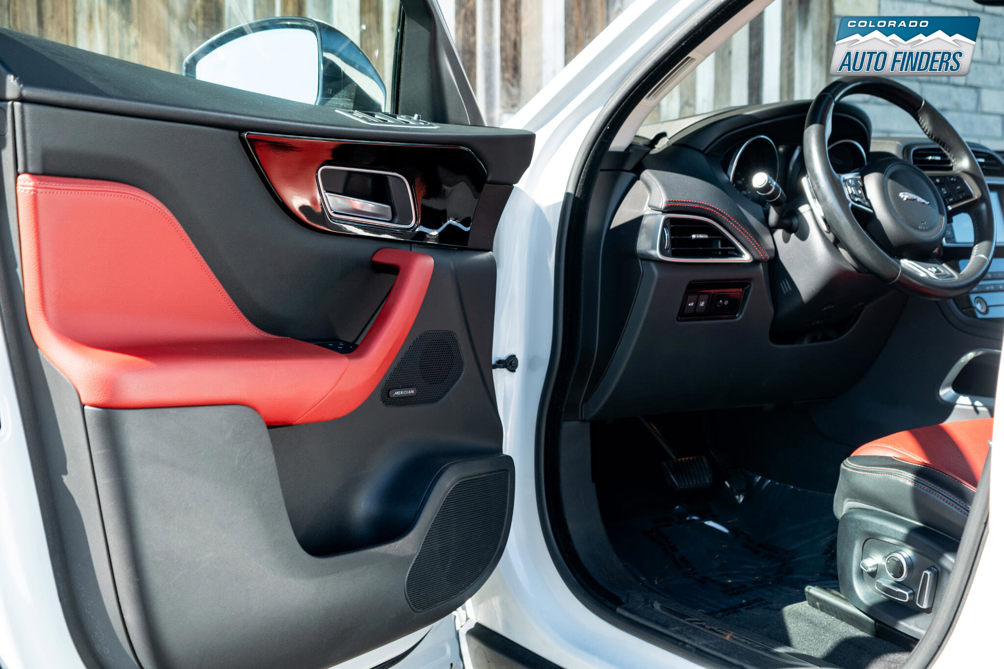 Used 2018 Jaguar F-PACE R-Sport image 9