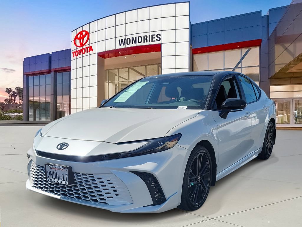 Used 2025 Toyota Camry XSE image 2