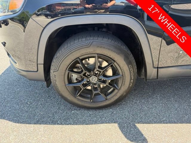 Used 2021 Jeep Cherokee Latitude AWD/4WD image 37