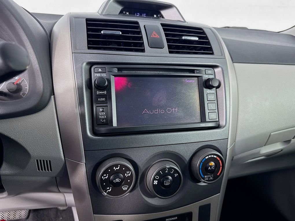 Used 2013 Toyota Corolla LE image 21