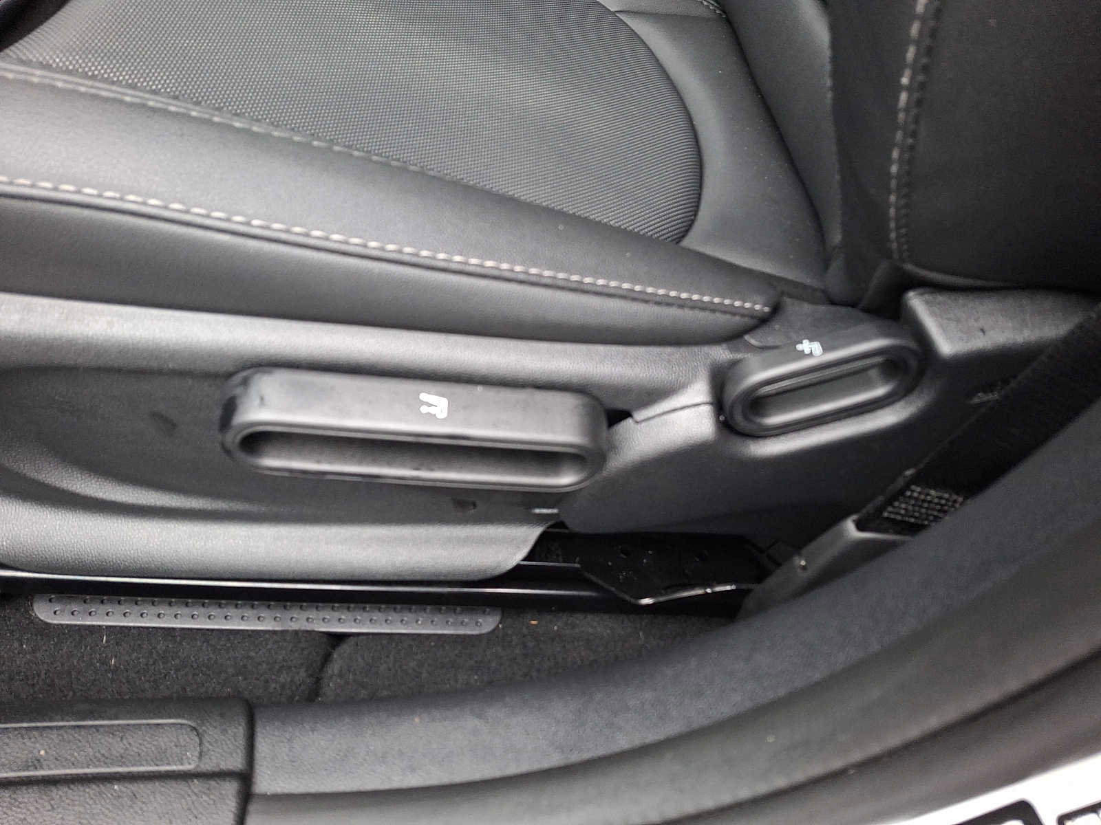 Certified 2023 MINI Cooper Clubman S image 13