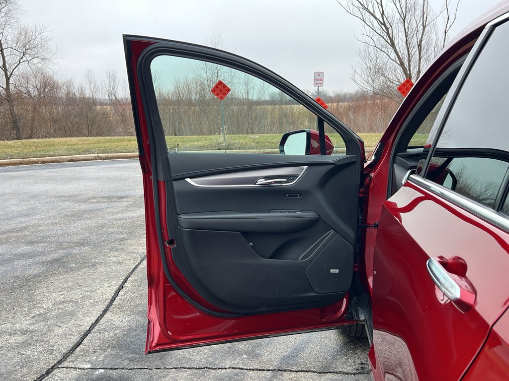 Used 2024 Cadillac XT6 Luxury image 10