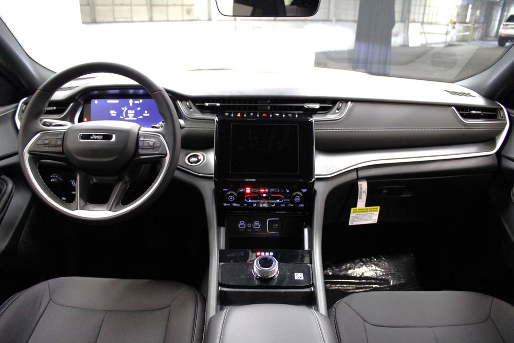 New 2025 Jeep Grand Cherokee Laredo X w/ Luxury Tech Group I image 9