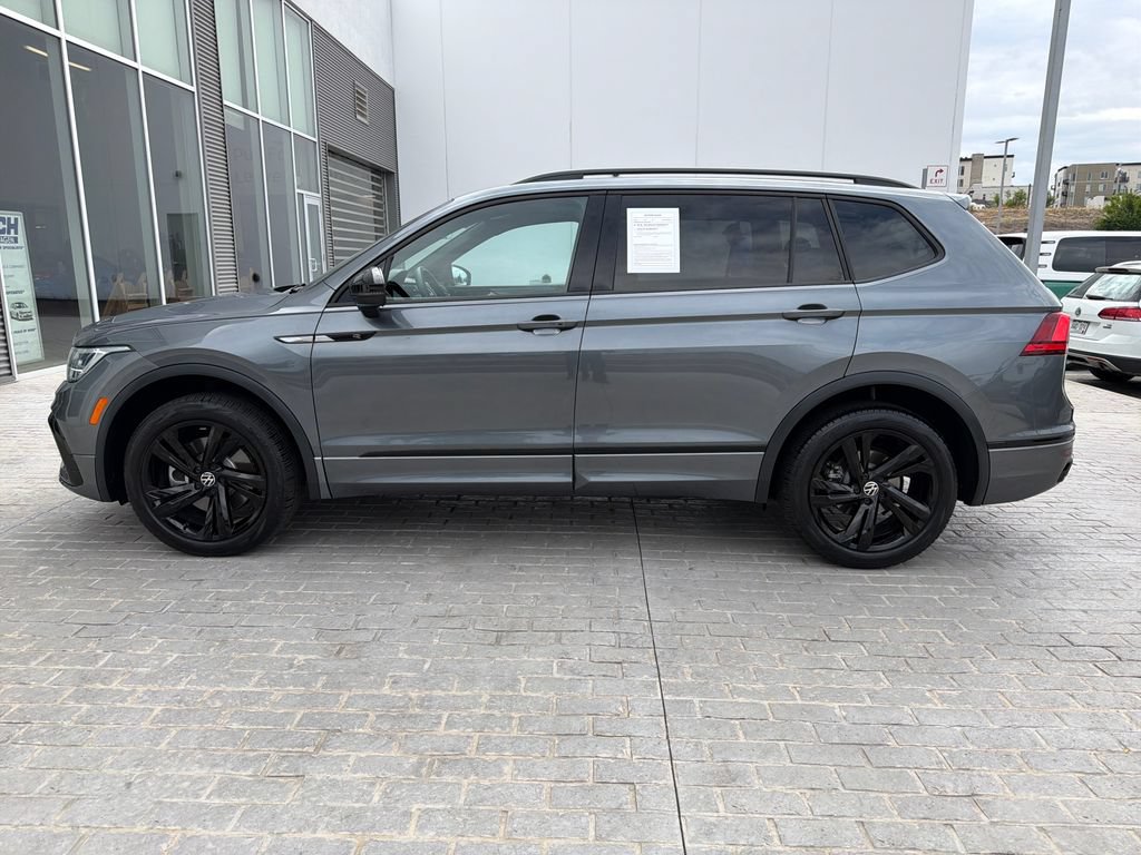 Certified 2024 Volkswagen Tiguan SE R-Line AWD/4WD image 3