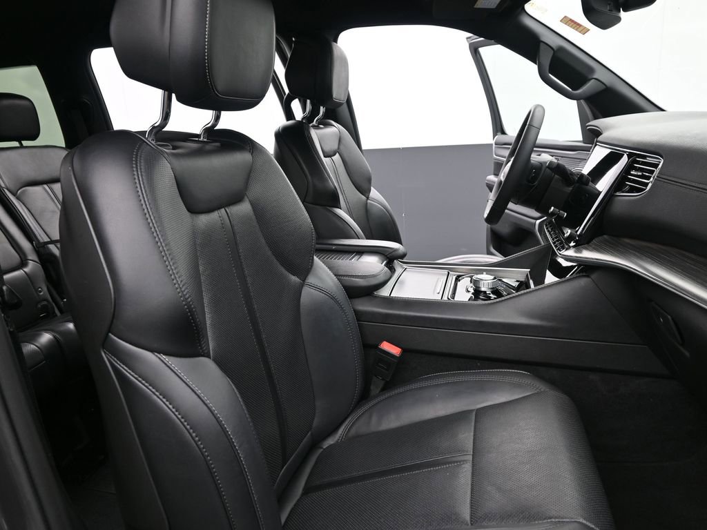 Used 2024 Jeep Wagoneer L Series II w/ Flexible Seating Group image 29