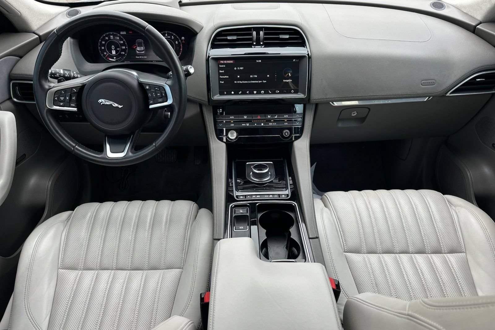 Used 2020 Jaguar F-PACE Portfolio AWD/4WD image 13