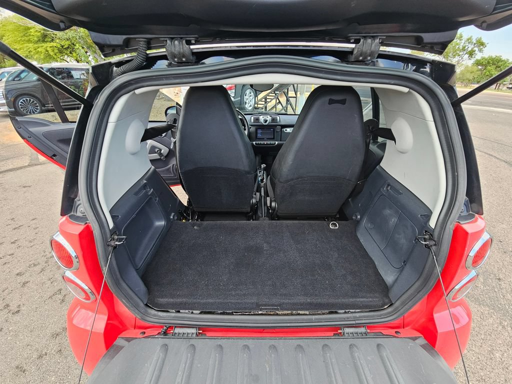 Used 2014 smart fortwo passion RWD image 13