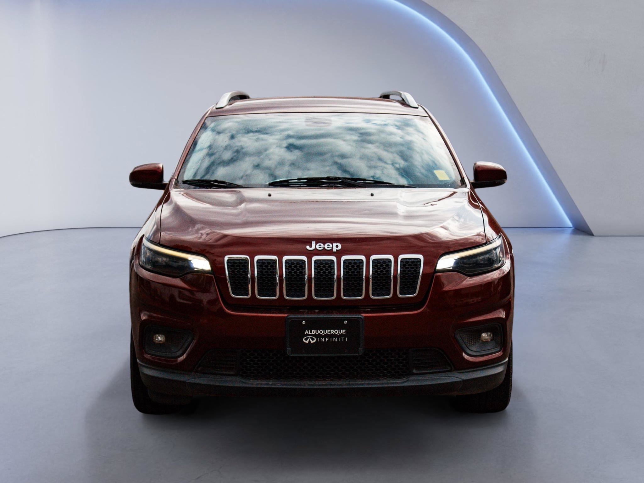 Used 2019 Jeep Cherokee Latitude Plus FWD image 2