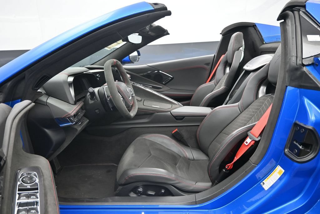 Used 2024 Chevrolet Corvette Stingray Premium Conv w/ Stealth Interior Trim Package RWD image 21