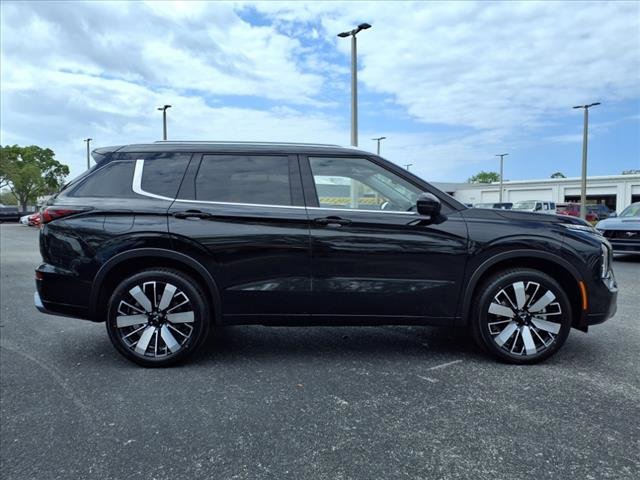 New 2025 Mitsubishi Outlander SEL image 8