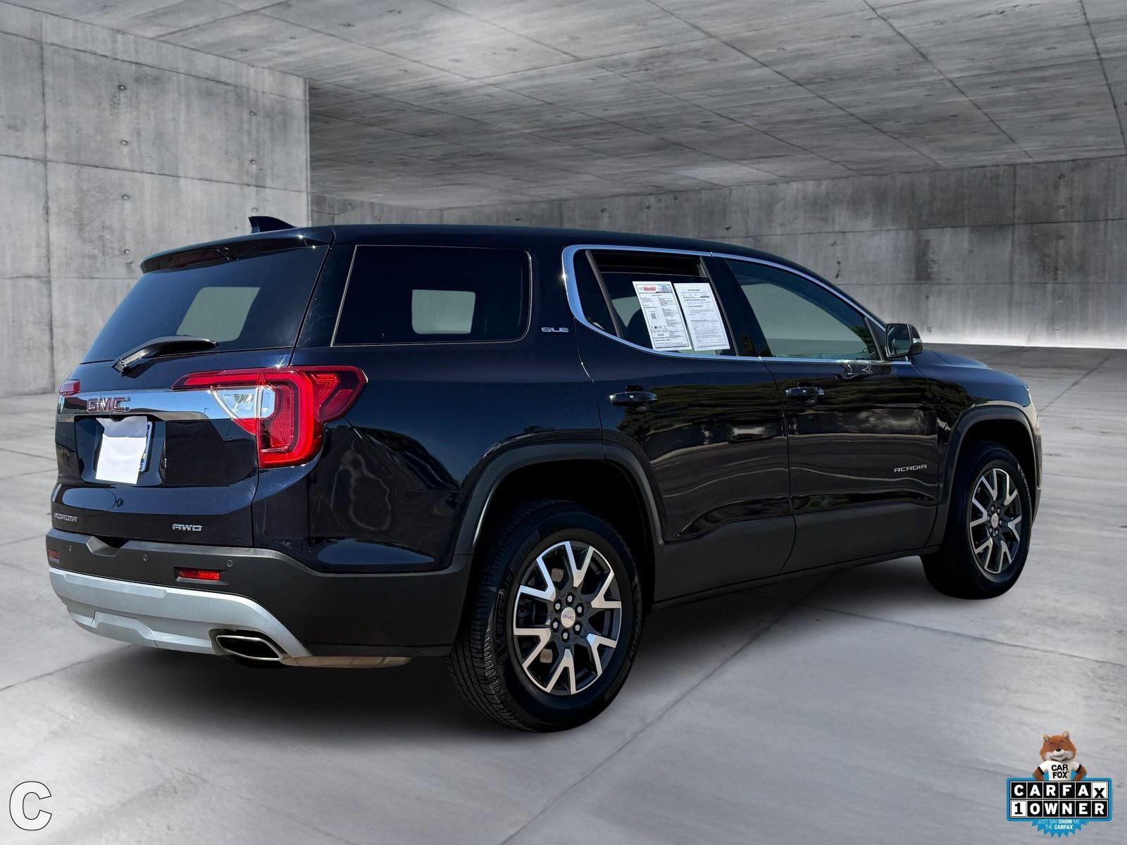 Used 2022 GMC Acadia SLE image 5